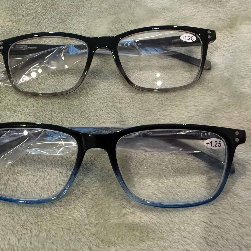 Gradient Blue and Black Reading Glasses